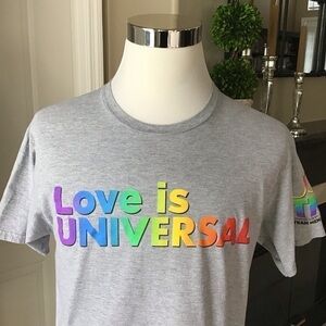 Universal Studios Orlando FL Love Is Universal T-shirt LARGE Team Member Rainbow